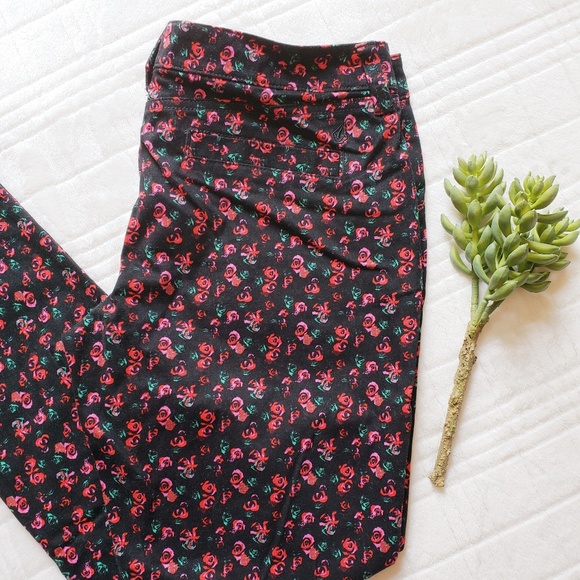 Volcom - Picture 4 of 5